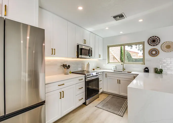 Vacation W/ Patios & Pool Access! Tucson