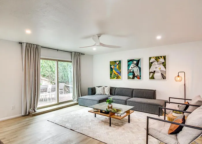 Vacation W/ Patios & Pool Access!
