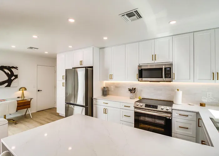 Vacation W/ Patios & Pool Access! Tucson