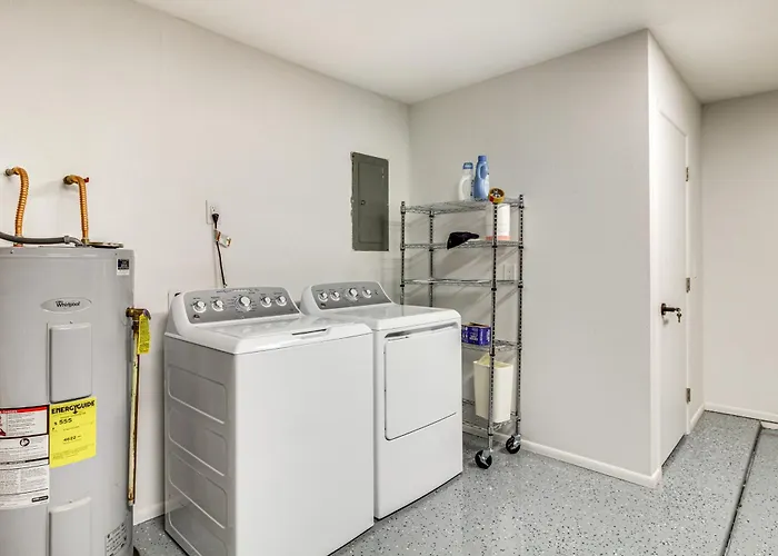 Vacation W/ Patios & Pool Access! * Tucson