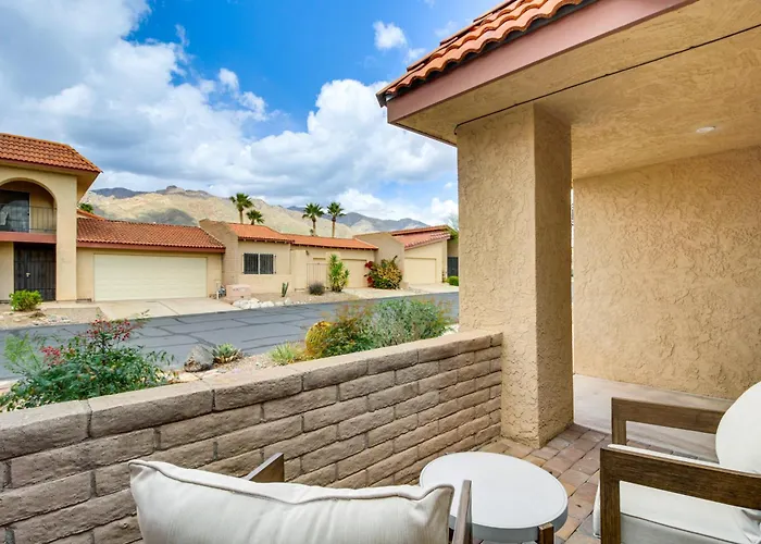 Vacation W/ Patios & Pool Access! Holiday home *